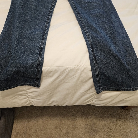 Woman's Blue Jeans - Beau Dawso - Picture 5 of 13